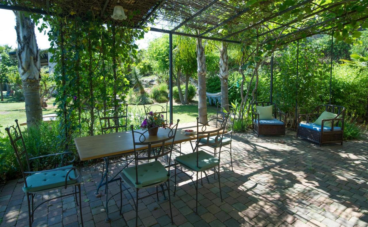 Вилла House With Garden And Sea View Ла-Лонд-ле-Мор Экстерьер фото