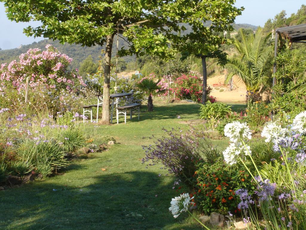 Вилла House With Garden And Sea View Ла-Лонд-ле-Мор Номер фото
