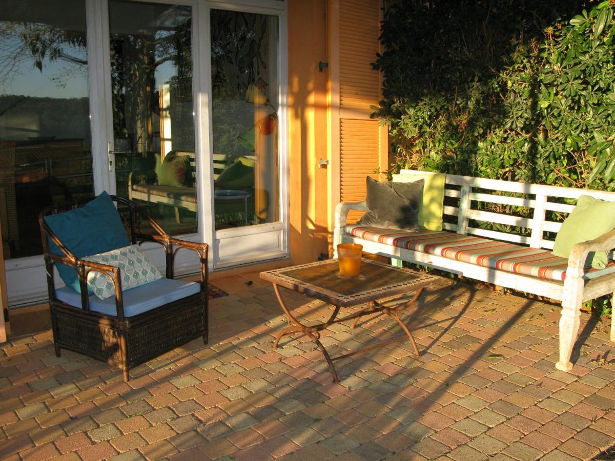 Вилла House With Garden And Sea View Ла-Лонд-ле-Мор Экстерьер фото
